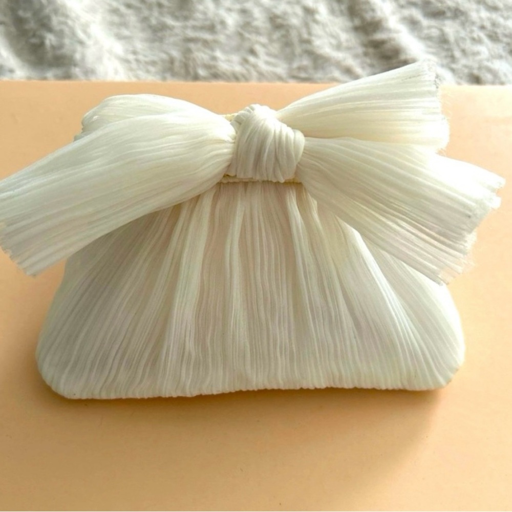 Loeffler Randall Clutch